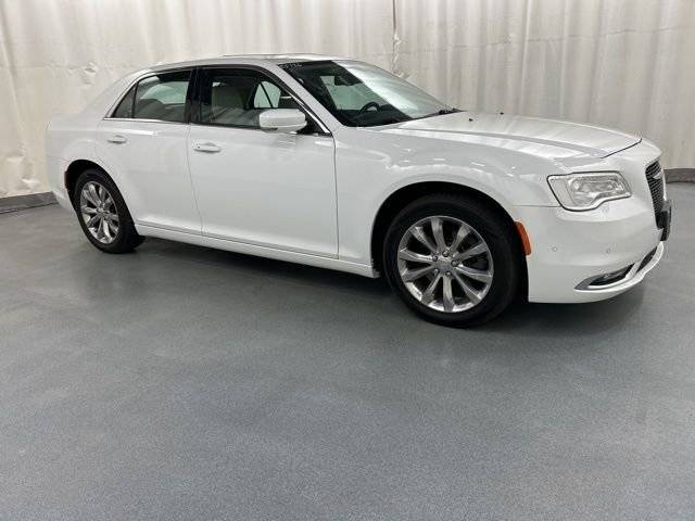 2018 Chrysler 300 Touring L AWD photo