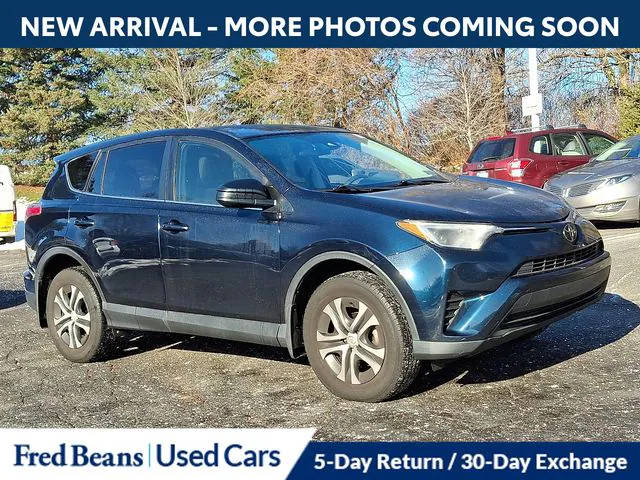2018 Toyota RAV4 LE AWD photo