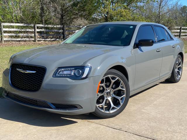 2018 Chrysler 300 Touring RWD photo