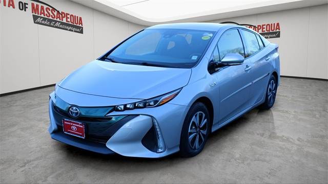 2018 Toyota Prius Prime Plus FWD photo