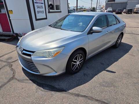 2015 Toyota Camry LE FWD photo