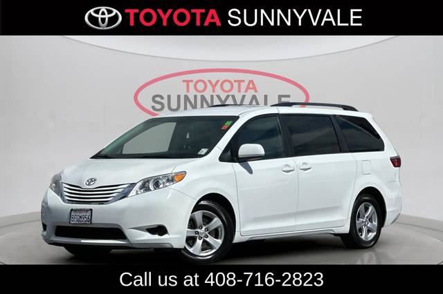 2016 Toyota Sienna LE FWD photo