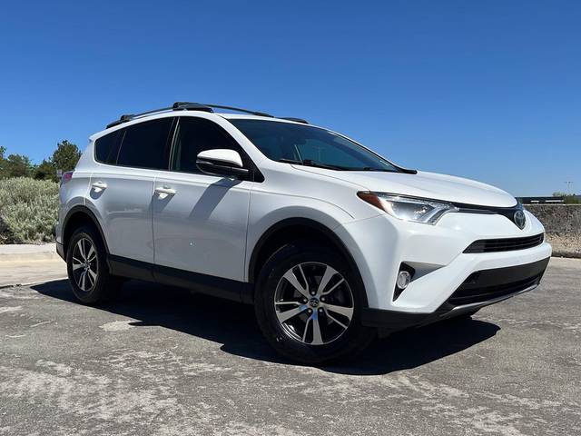 2018 Toyota RAV4 XLE AWD photo