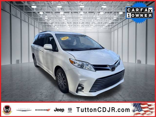 2018 Toyota Sienna XLE Premium FWD photo