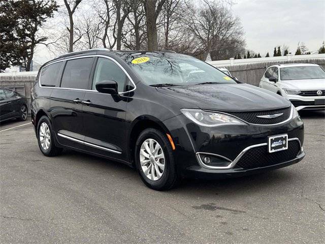 2018 Chrysler Pacifica Minivan Touring L Plus FWD photo