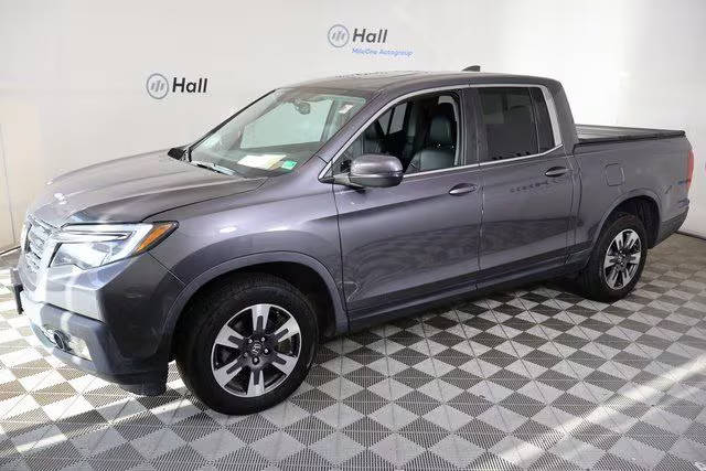 2019 Honda Ridgeline RTL-T AWD photo