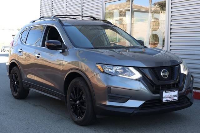 2018 Nissan Rogue SV FWD photo