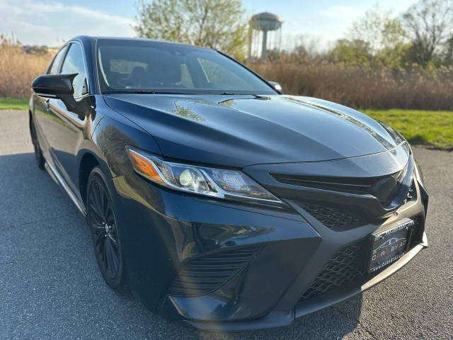 2018 Toyota Camry SE FWD photo