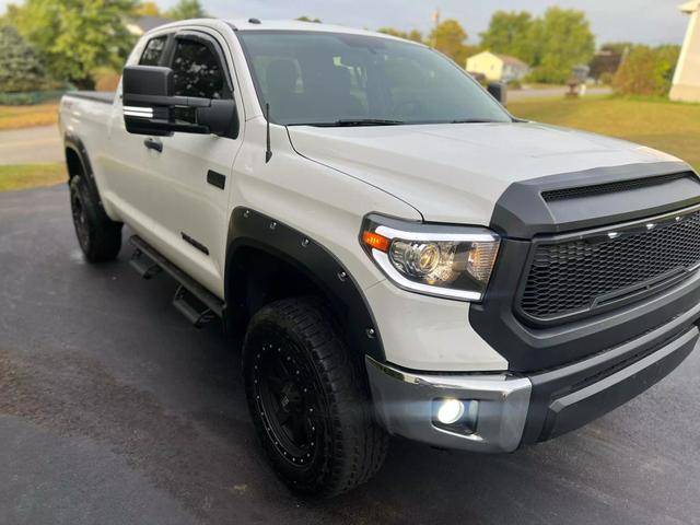 2015 Toyota Tundra SR5 4WD photo