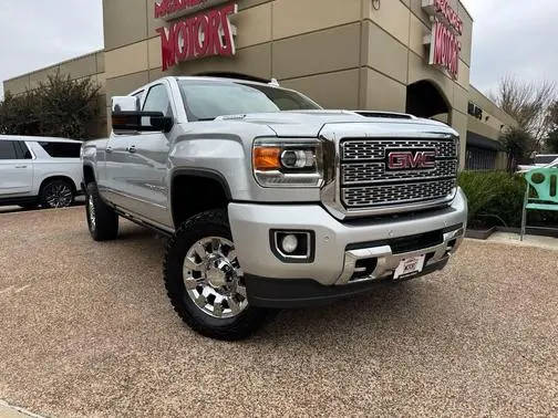 2018 GMC Sierra 2500HD Denali 4WD photo