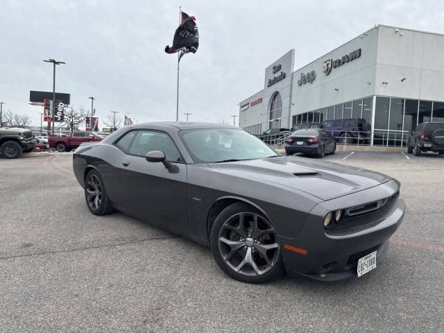 2015 Dodge Challenger R/T RWD photo
