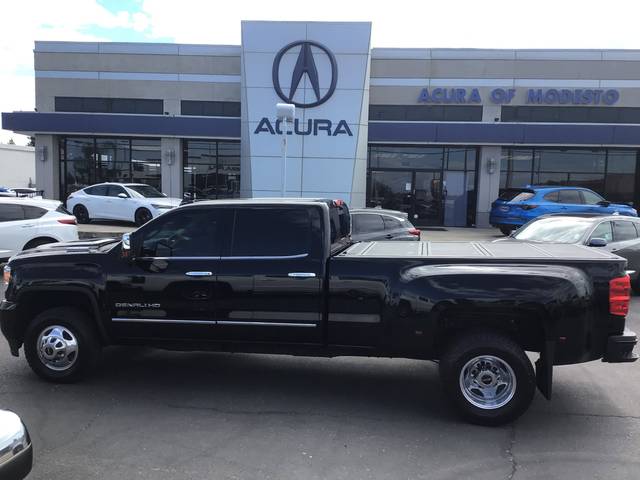 2018 GMC Sierra 3500HD Denali 4WD photo