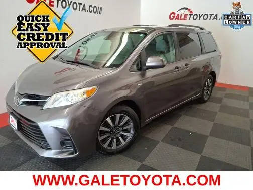 2018 Toyota Sienna LE AWD photo
