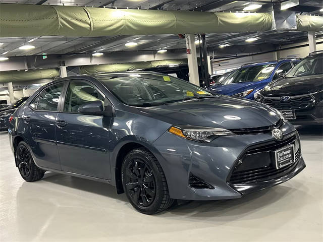 2018 Toyota Corolla LE FWD photo
