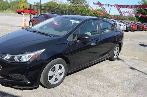 2018 Chevrolet Cruze LS FWD photo