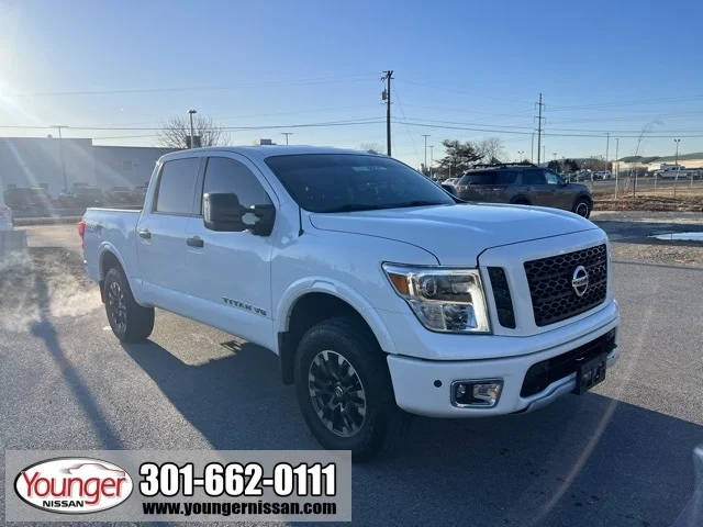 2018 Nissan Titan PRO-4X 4WD photo