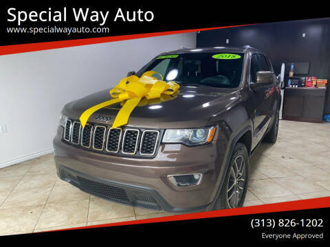2018 Jeep Grand Cherokee Laredo E RWD photo