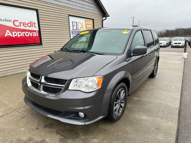 2017 Dodge Grand Caravan SXT FWD photo