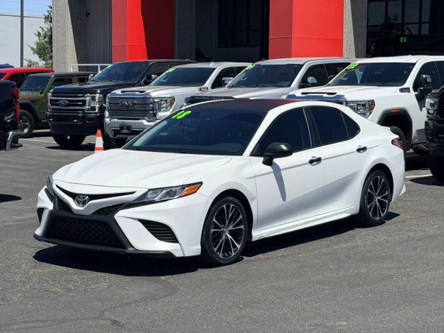 2018 Toyota Camry SE FWD photo