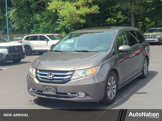 2015 Honda Odyssey Touring FWD photo
