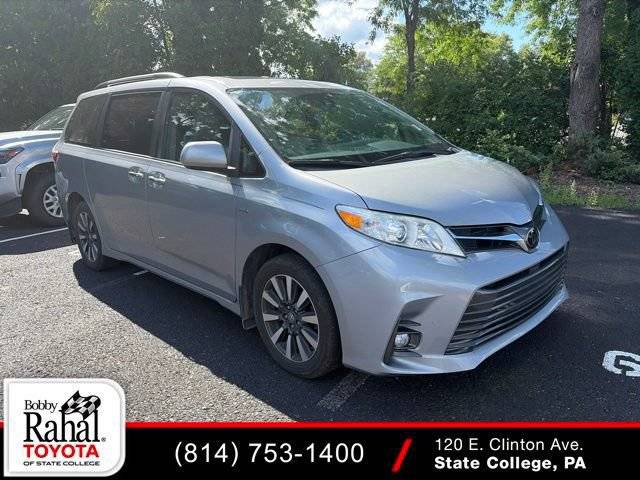 2018 Toyota Sienna XLE AWD photo
