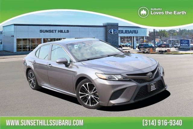 2018 Toyota Camry SE FWD photo