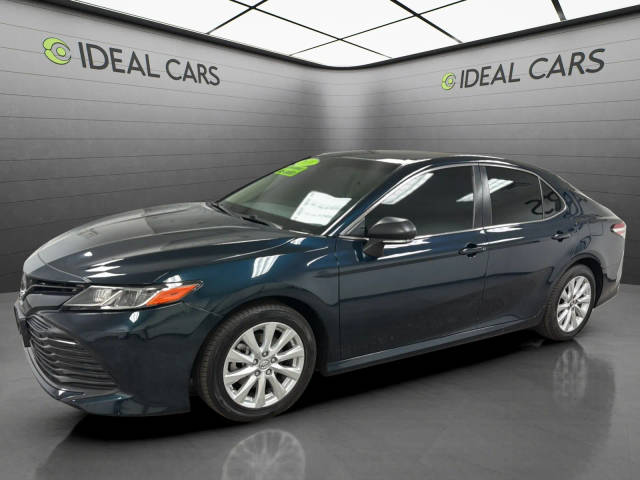 2018 Toyota Camry LE FWD photo