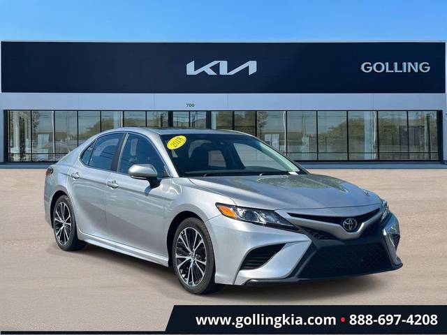 2018 Toyota Camry SE FWD photo