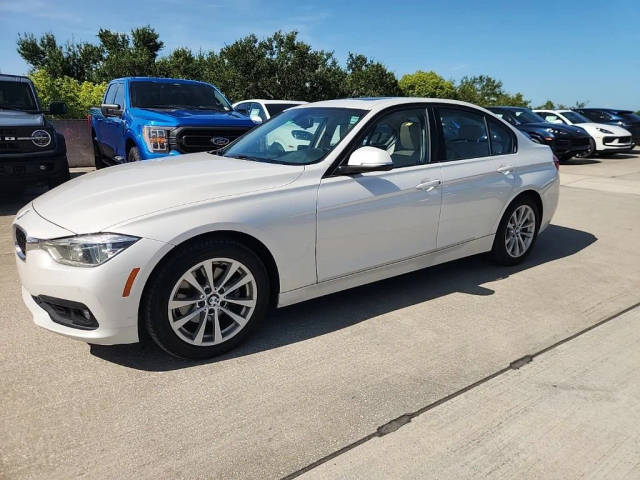 2018 BMW 3 Series 320i RWD photo