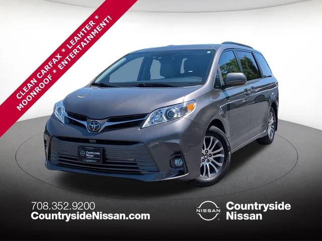 2018 Toyota Sienna XLE Premium FWD photo