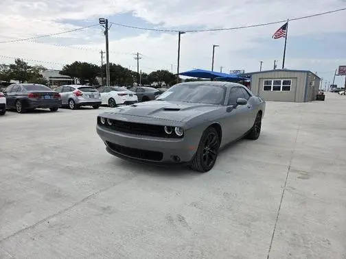 2018 Dodge Challenger SXT RWD photo