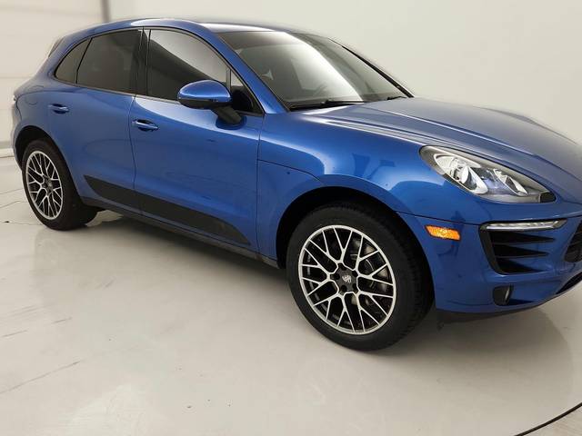 2018 Porsche Macan  AWD photo