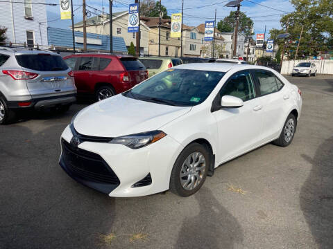 2018 Toyota Corolla LE FWD photo