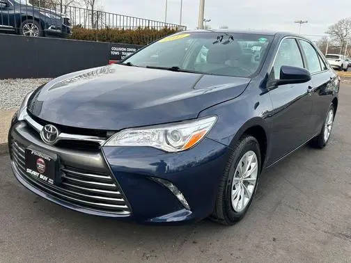 2017 Toyota Camry LE FWD photo