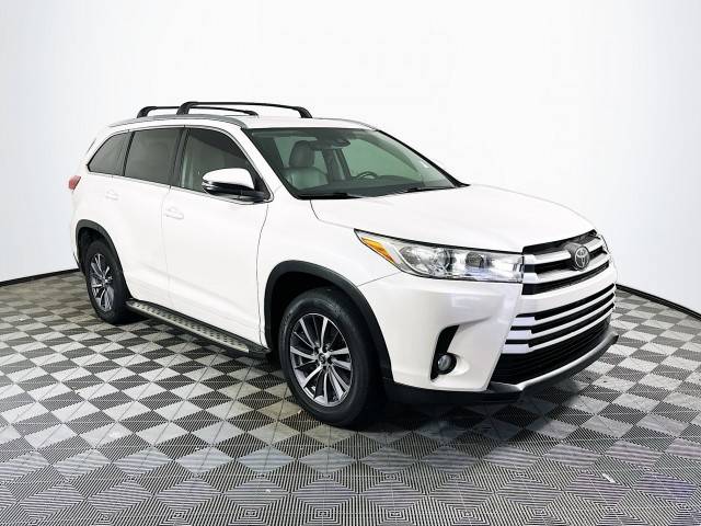 2018 Toyota Highlander XLE FWD photo