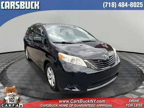 2015 Toyota Sienna LE FWD photo