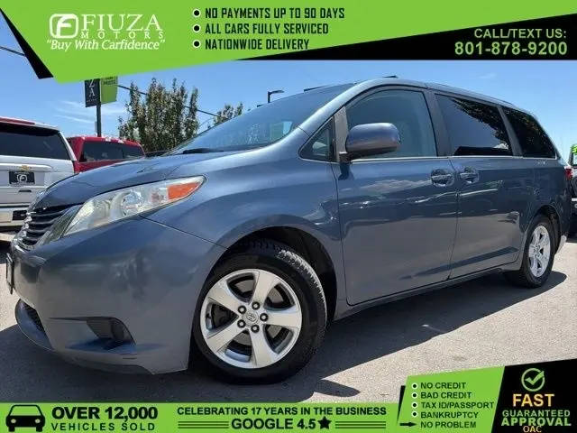 2017 Toyota Sienna LE FWD photo