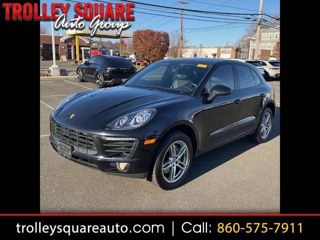 2016 Porsche Macan S AWD photo