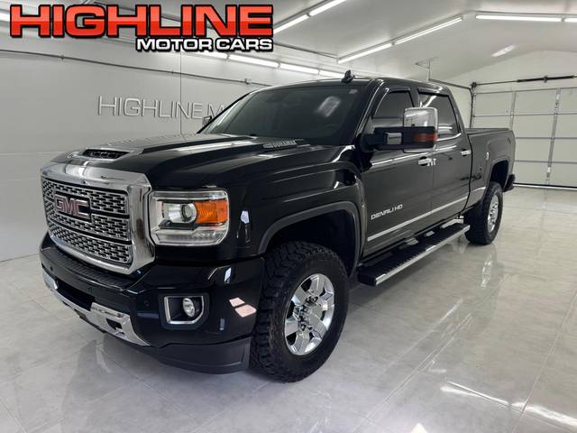 2018 GMC Sierra 3500HD Denali 4WD photo