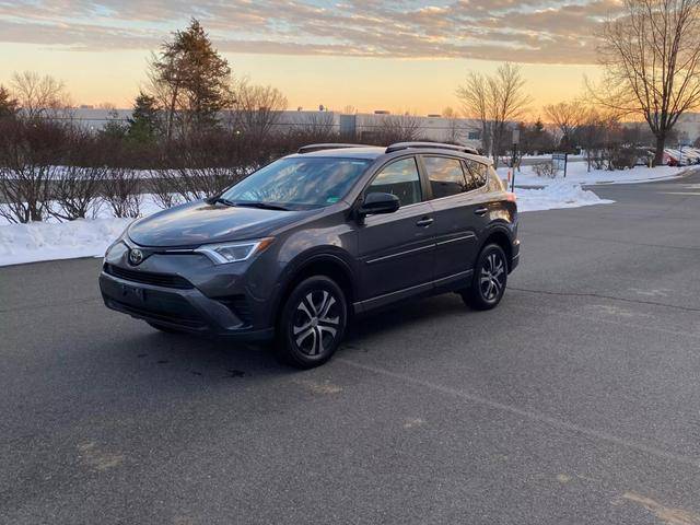 2018 Toyota RAV4 LE AWD photo