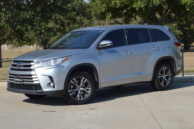 2018 Toyota Highlander LE Plus FWD photo