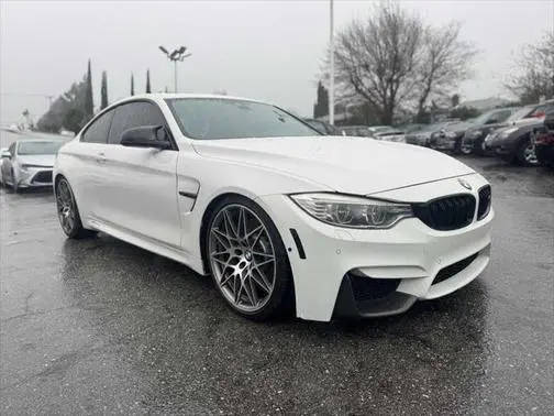 2015 BMW M4  RWD photo