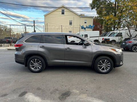 2018 Toyota Highlander XLE AWD photo