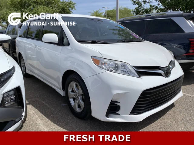2018 Toyota Sienna LE FWD photo
