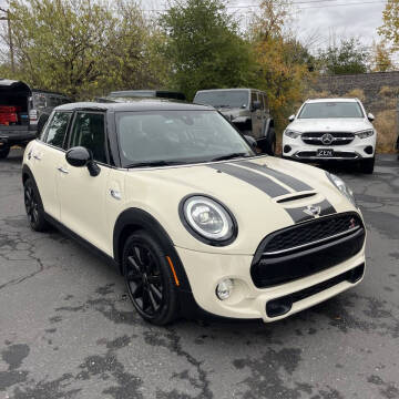 2019 MINI Hardtop 4 Door Cooper S FWD photo