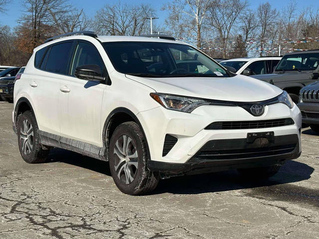 2018 Toyota RAV4 LE AWD photo