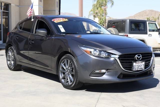 2018 Mazda 3 Touring FWD photo