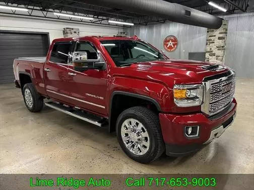 2018 GMC Sierra 2500HD Denali 4WD photo