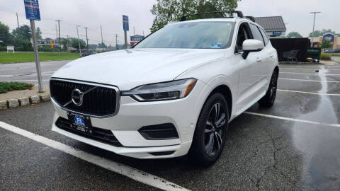 2018 Volvo XC60 Momentum AWD photo