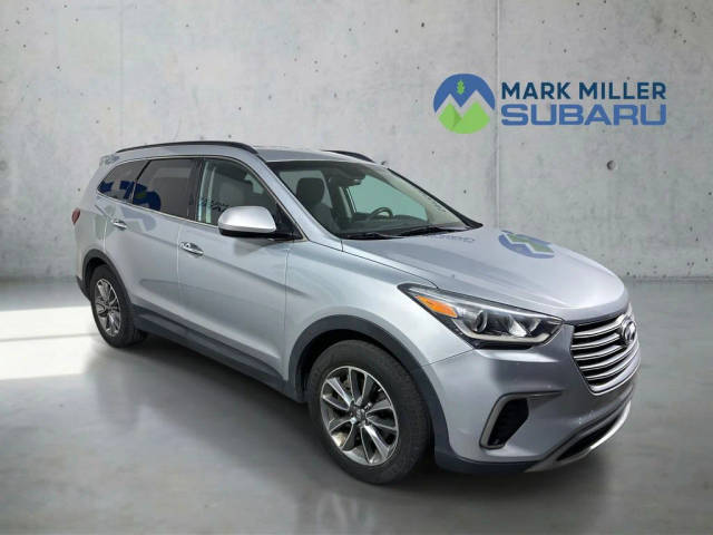2017 Hyundai Santa Fe SE AWD photo